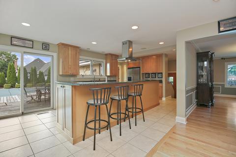 8454 S Park Ave, Burr Ridge, IL 60527 photo 8