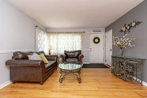 310 E Alden Dr, Addison, IL 60101 photo 3