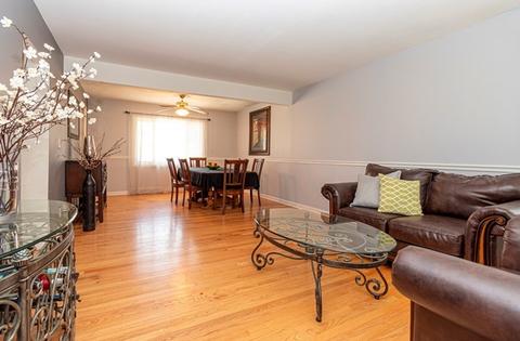 310 E Alden Dr, Addison, IL 60101 photo 4