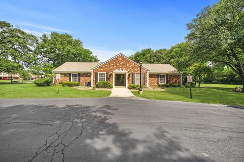 64 Silver Tree Cir, Cary, IL 60013 photo 17