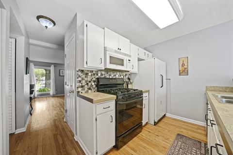 64 Silver Tree Cir, Cary, IL 60013 photo 4