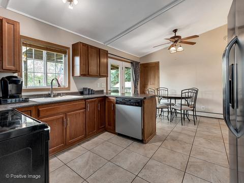 906 Maple Ave, Maple Park, IL 60151 photo 7