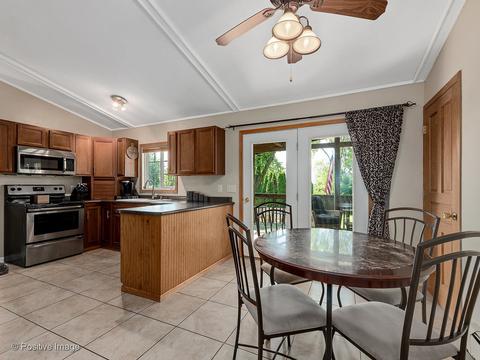 906 Maple Ave, Maple Park, IL 60151 photo 6