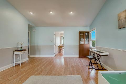 1475 Brookside Dr, Hoffman Estates, IL 60169 photo 7