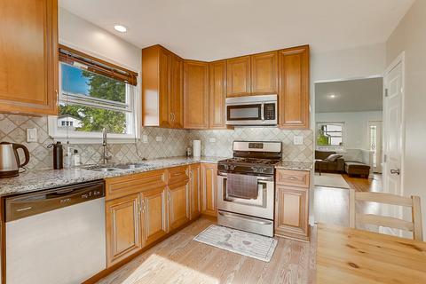 1475 Brookside Dr, Hoffman Estates, IL 60169 photo 9