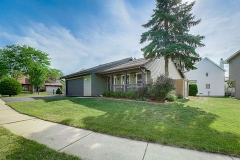 1475 Brookside Dr, Hoffman Estates, IL 60169 photo 2