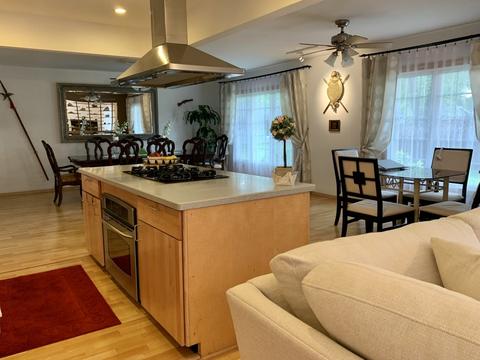 1310 Meyer Rd, Hoffman Estates, IL 60169 photo 4