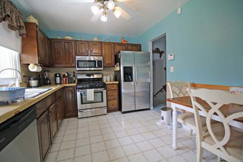 973 Stuart Dr, Bartlett, IL 60103 photo 6