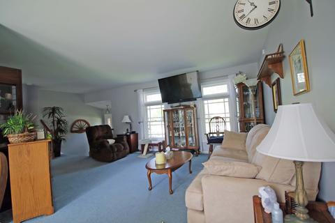 973 Stuart Dr, Bartlett, IL 60103 photo 3