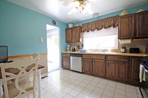 973 Stuart Dr, Bartlett, IL 60103 photo 5