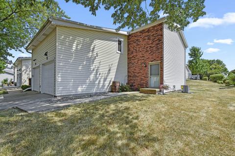 1552 Hunt Dr #E, Normal, IL 61761 photo 1