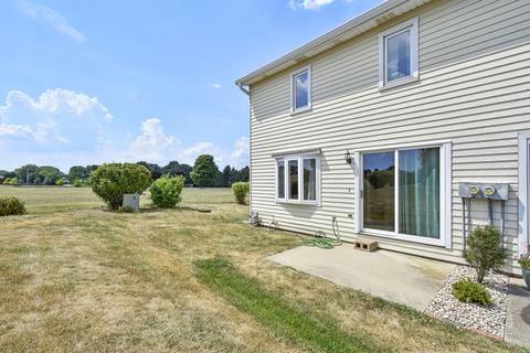 1552 Hunt Dr #E, Normal, IL 61761 photo 4