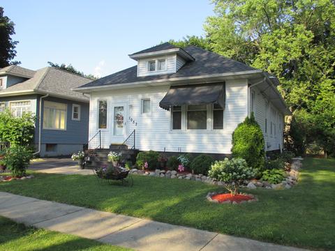 1053 Bellevue Ave, Elgin, IL 60120 photo 1