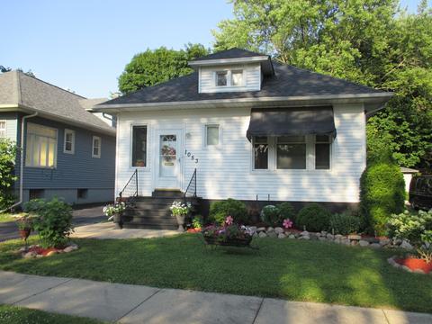 1053 Bellevue Ave, Elgin, IL 60120 photo 3