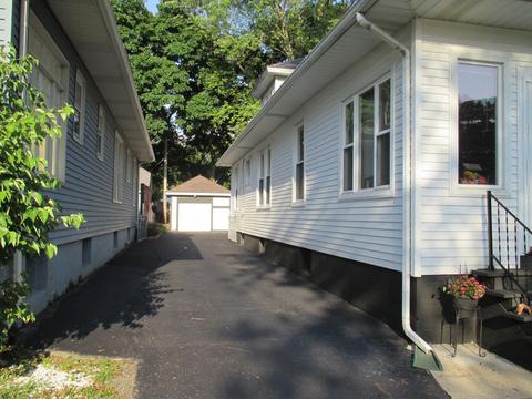 1053 Bellevue Ave, Elgin, IL 60120 photo 5