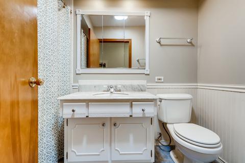 2011 E Wintergreen Ave, Mount Prospect, IL 60056 photo 16