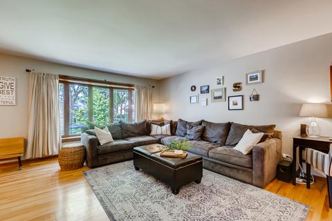2011 E Wintergreen Ave, Mount Prospect, IL 60056 photo 9