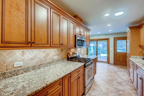2011 E Wintergreen Ave, Mount Prospect, IL 60056 photo 5