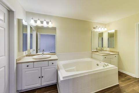 4823 Turnberry Dr, Hoffman Estates, IL 60010 photo 20