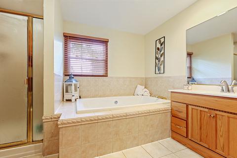 15804 S Collins Dr, Plainfield, IL 60544 photo 18