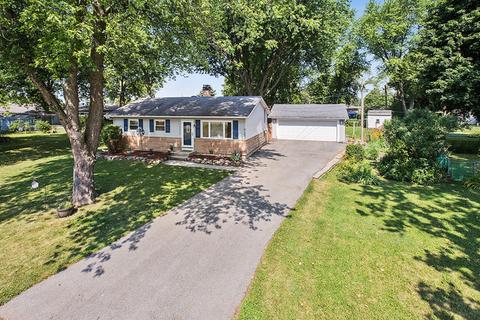 15804 S Collins Dr, Plainfield, IL 60544 photo 2