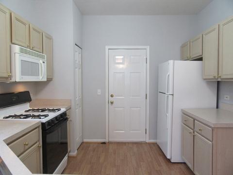 690 Mill Cir #101, Wheeling, IL 60090 photo 11