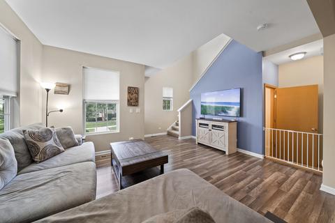3616 Hyde Park Ct, Elgin, IL 60124 photo 3