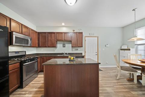 3616 Hyde Park Ct, Elgin, IL 60124 photo 6