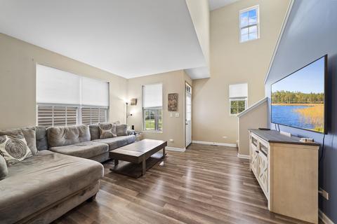 3616 Hyde Park Ct, Elgin, IL 60124 photo 2