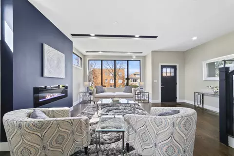 4103 N Mango Ave, Chicago, IL 60634 photo 9