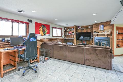 229 W Devon Ave, Roselle, IL 60172 photo 21