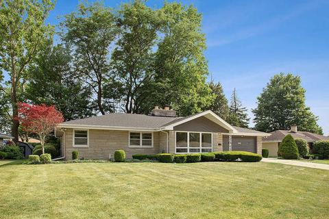 402 Bevan Dr E, Joliet, IL 60435 photo 2