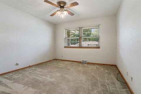 402 Bevan Dr E, Joliet, IL 60435 photo 17