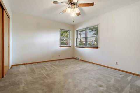 402 Bevan Dr E, Joliet, IL 60435 photo 14