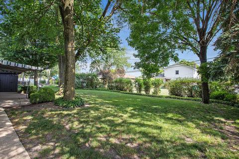 402 Bevan Dr E, Joliet, IL 60435 photo 4