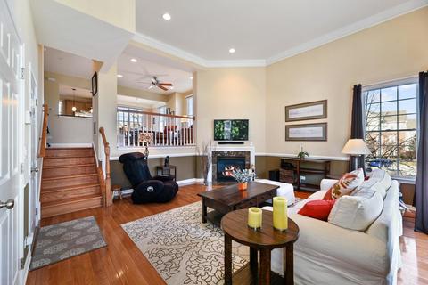 2800 Commons Dr, Glenview, IL 60026 photo 3