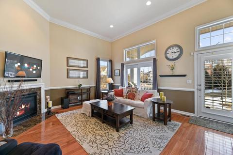 2800 Commons Dr, Glenview, IL 60026 photo 4