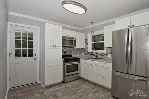 2911 Magellan Dr, Mchenry, IL 60051 photo 9