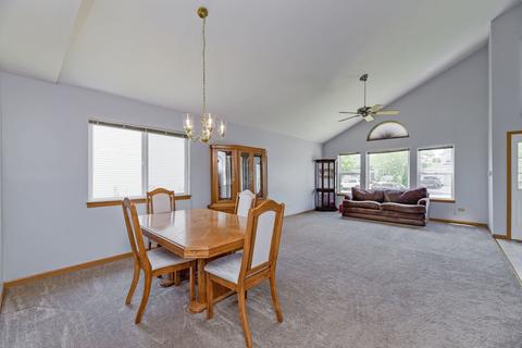 2410 White Ash Ct, Plainfield, IL 60586 photo 3