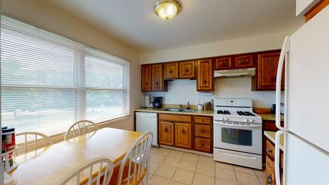 1899 Brookside Ln, Hoffman Estates, IL 60169 photo 6