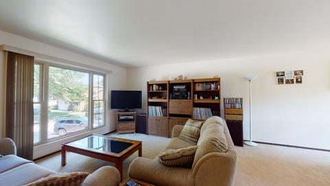 1899 Brookside Ln, Hoffman Estates, IL 60169 photo 3