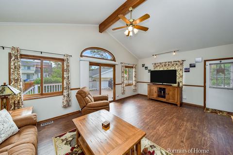 111 N Hale Ave, Bartlett, IL 60103 photo 9