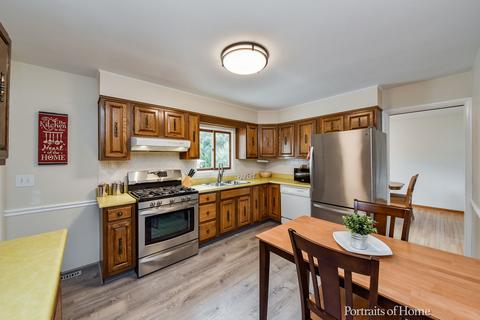 111 N Hale Ave, Bartlett, IL 60103 photo 7