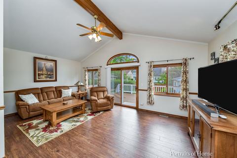 111 N Hale Ave, Bartlett, IL 60103 photo 8