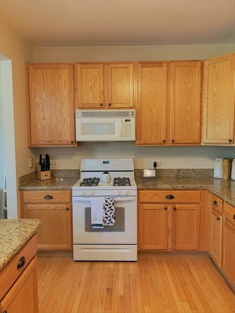 2423 Stonegate Rd, Algonquin, IL 60102 photo 14