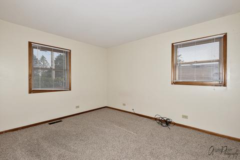 1007 Hooks Ln, Mchenry, IL 60050 photo 13