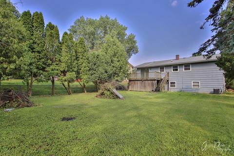 1007 Hooks Ln, Mchenry, IL 60050 photo 2