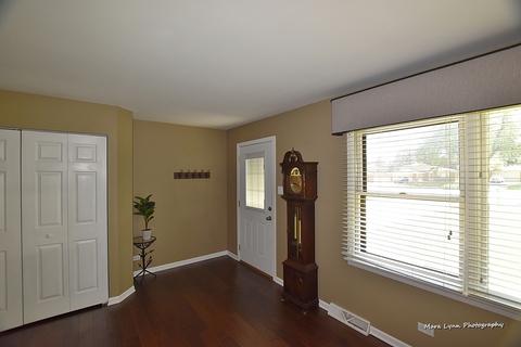 816 Forest Ct, Bartlett, IL 60103 photo 5