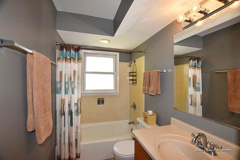816 Forest Ct, Bartlett, IL 60103 photo 20