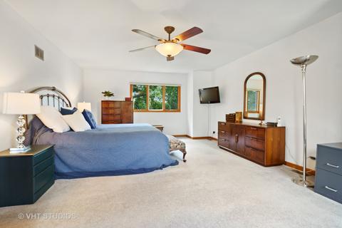1165 Singleton Dr, Roselle, IL 60172 photo 8